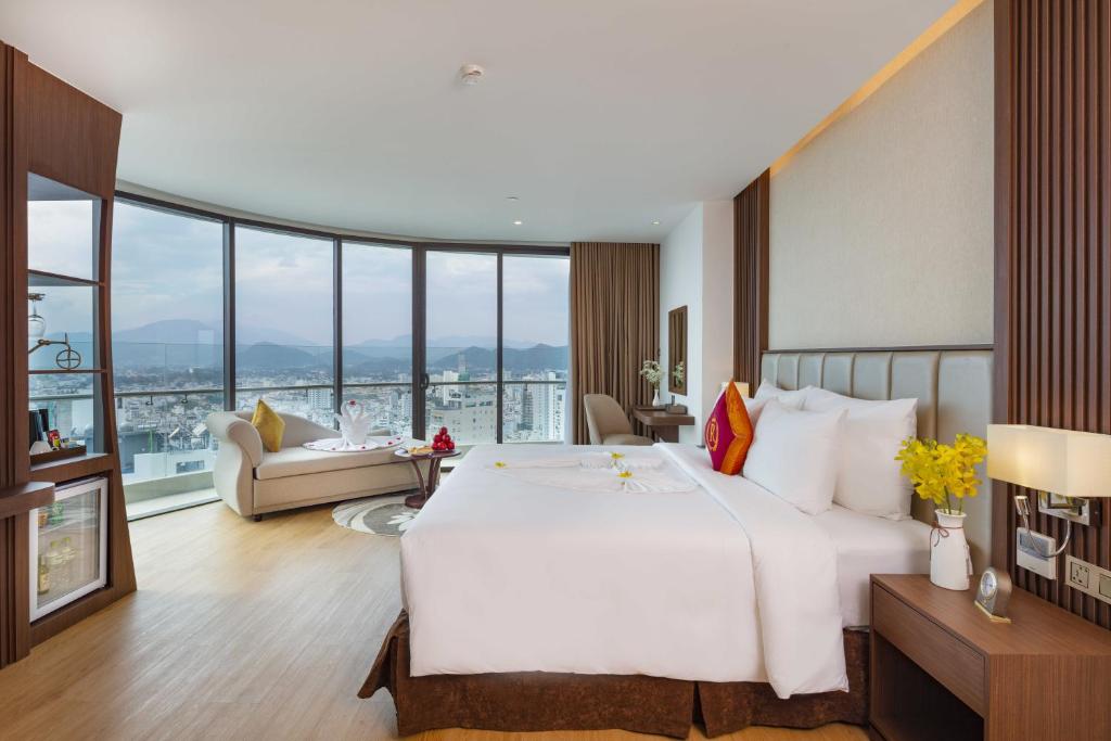 리게일리어 골드 호텔 (Regalia Gold Hotel)